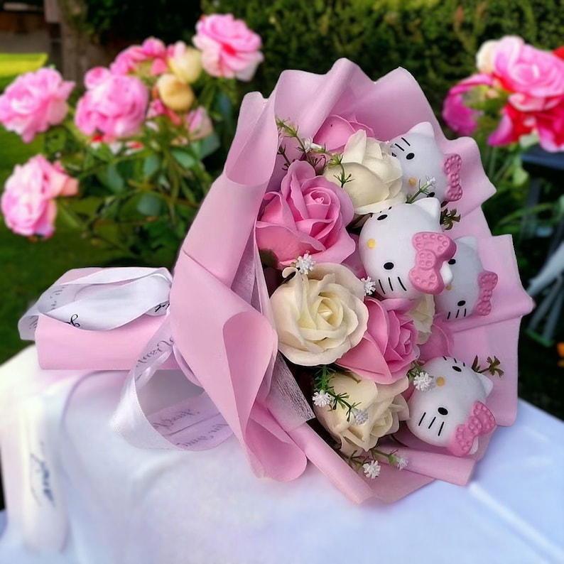 Hello Kitty Bouquet Pink